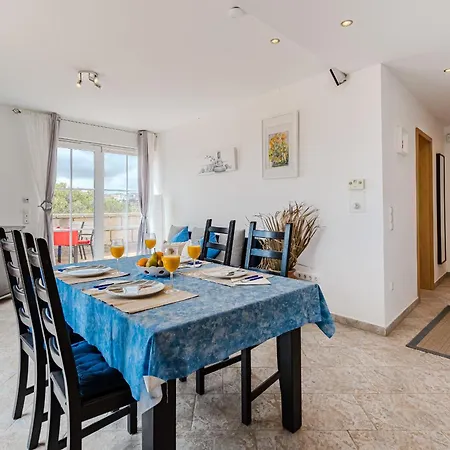 Aurora - Sea View Holiday home